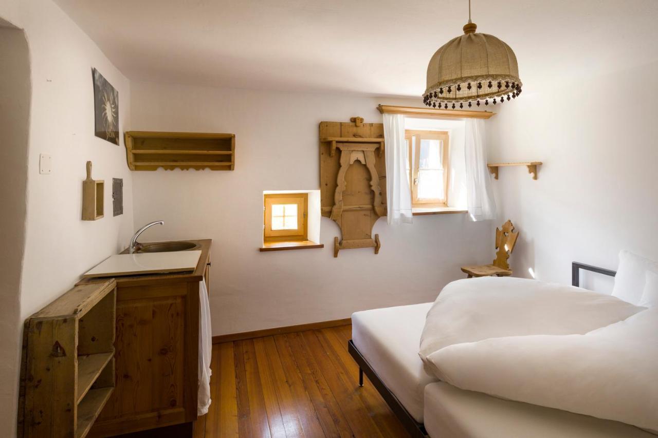 Hotel Chasa Chalavaina Müstair Pokój zdjęcie