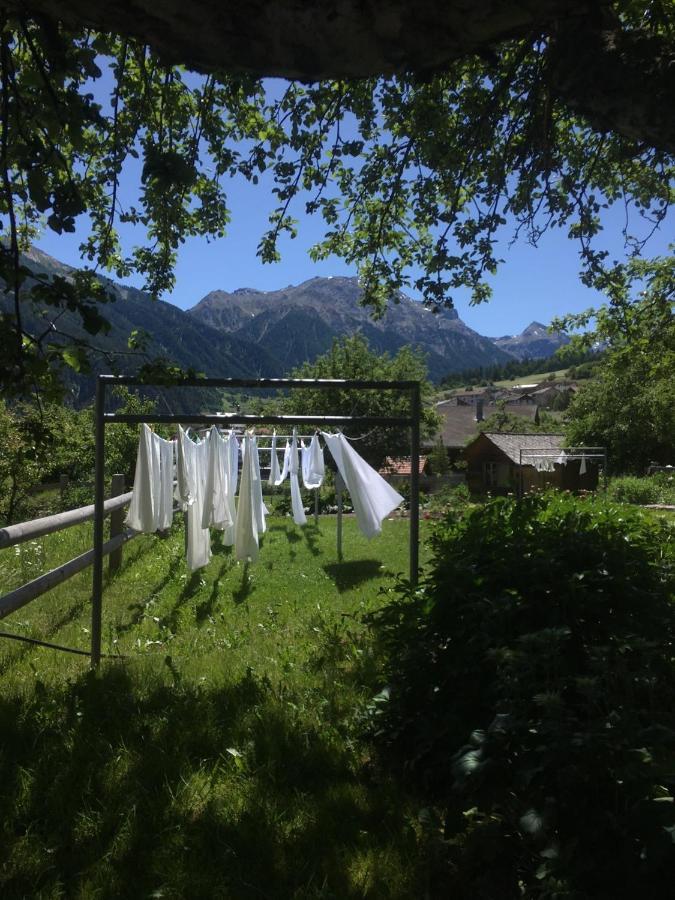 Hotel Chasa Chalavaina Müstair Zewnętrze zdjęcie