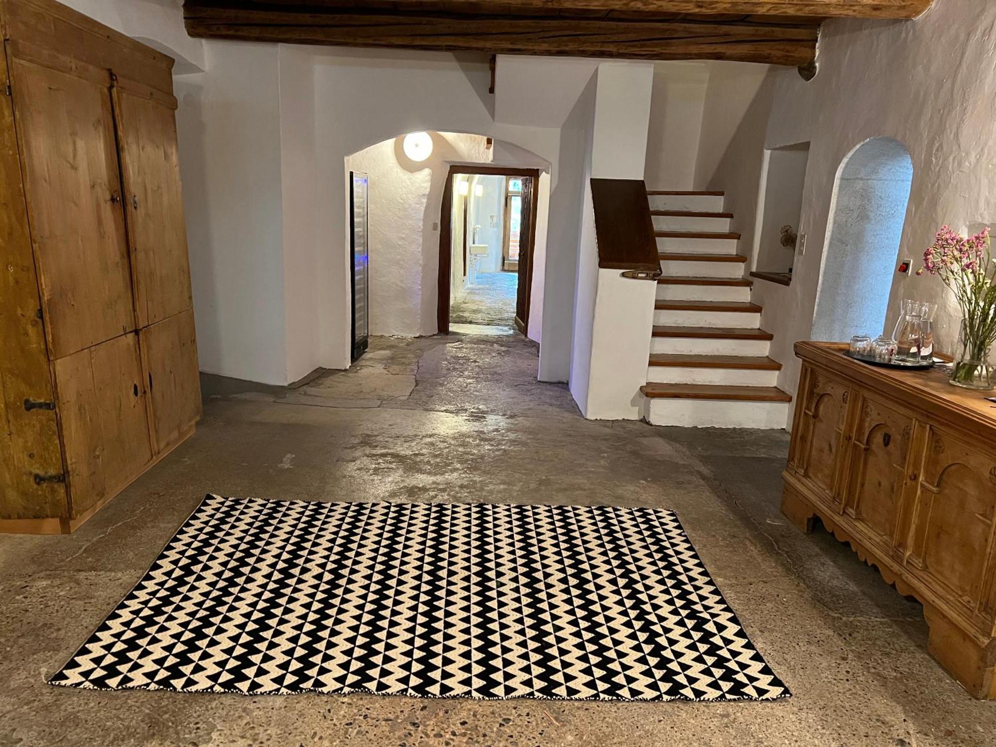 Hotel Chasa Chalavaina Müstair Zewnętrze zdjęcie