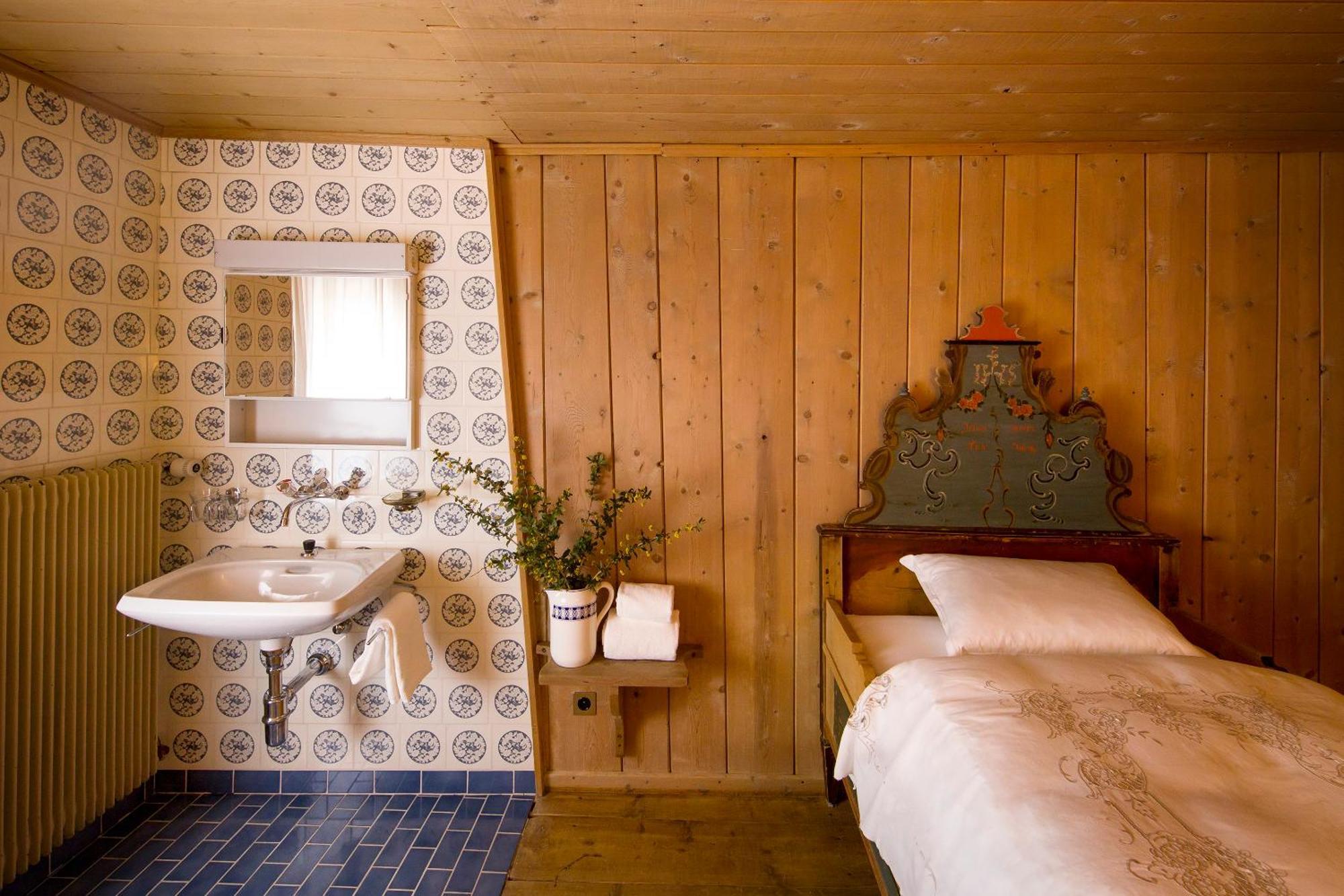 Hotel Chasa Chalavaina Müstair Pokój zdjęcie